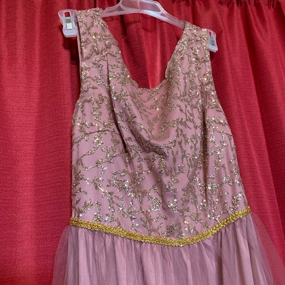 Beautiful sparkle pink and gold dress / costume - Picture 2 of 6